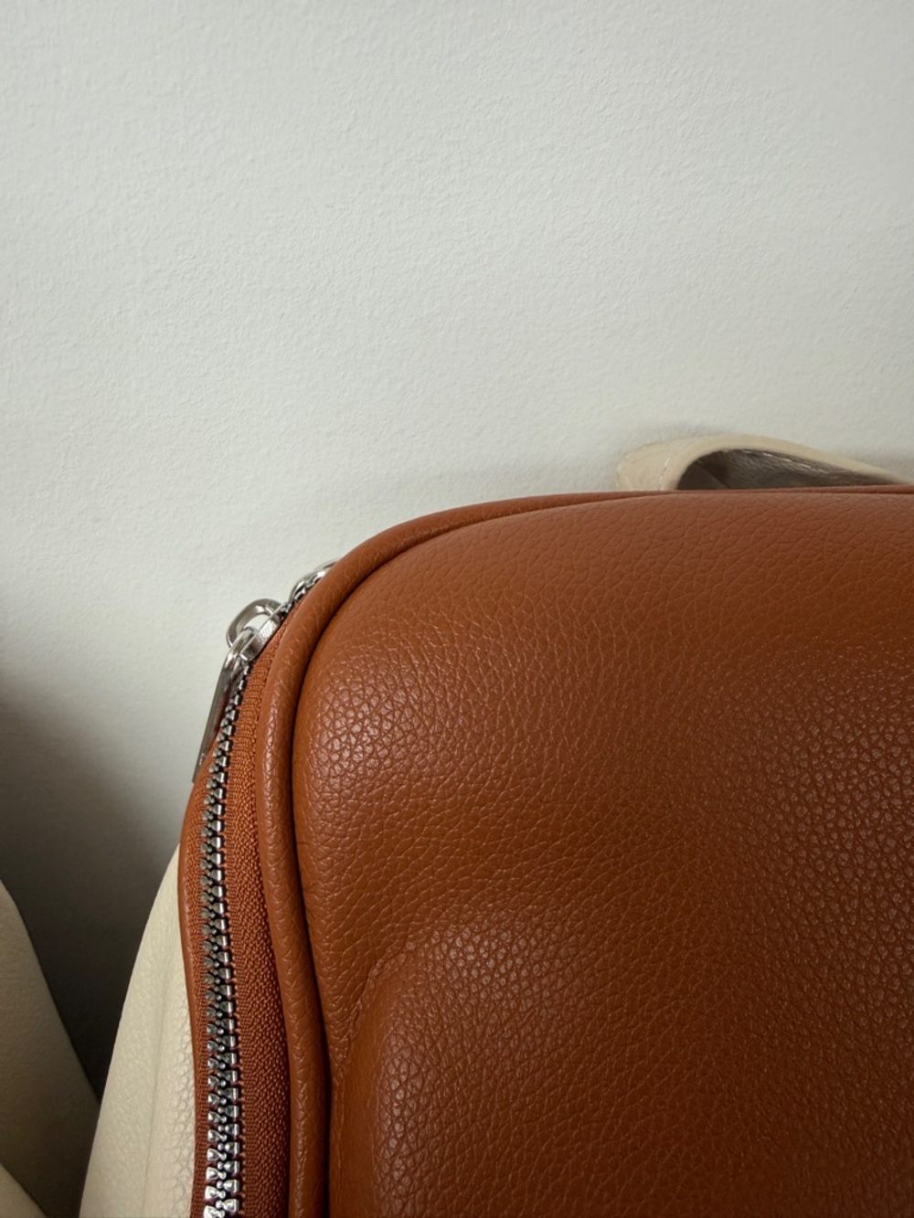 Malbon Golf Shoe Bag | PU Leather | Large Capacity Breathable Shoe Case - Picture 5 of 7